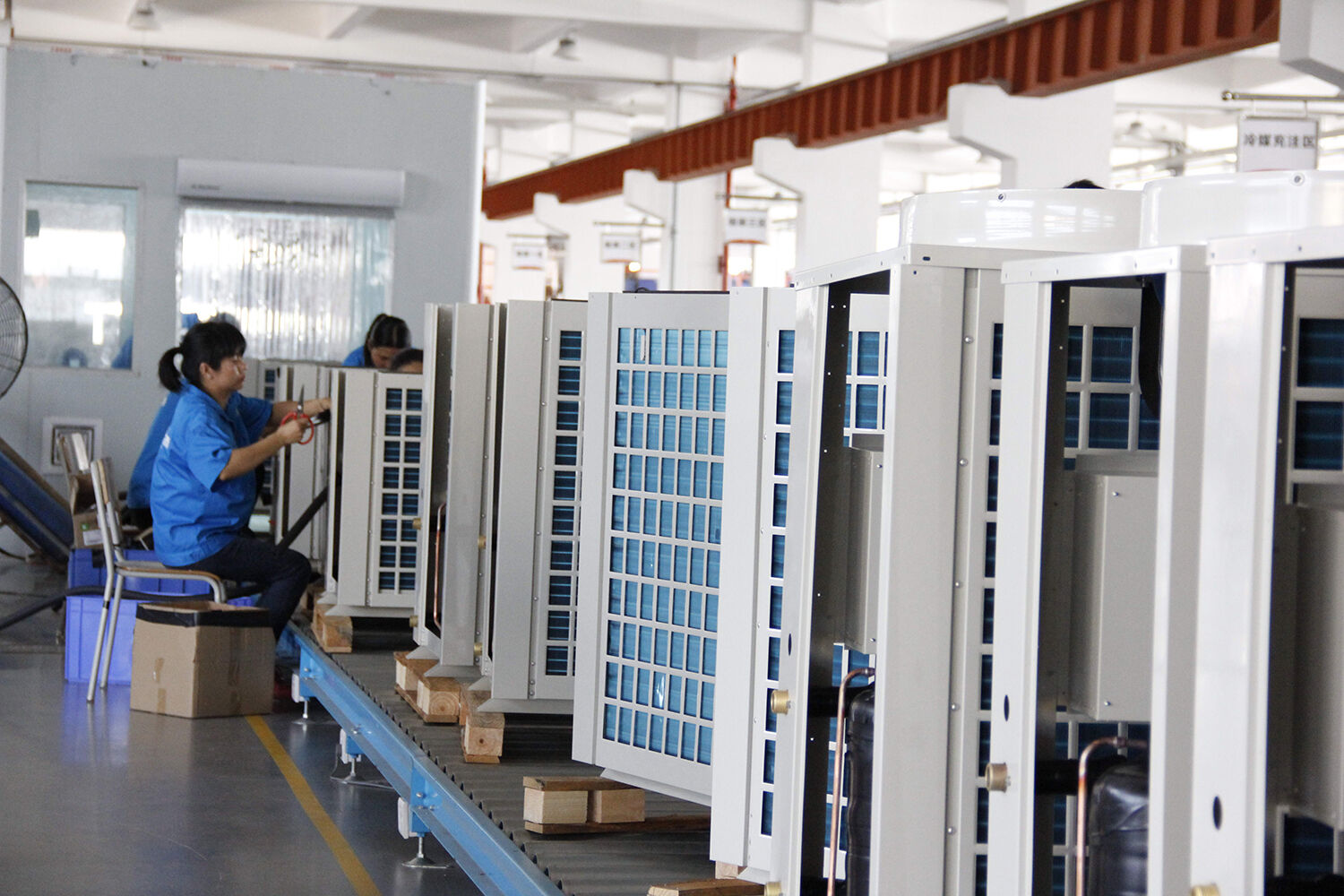New energy R290 Multifunctional DC Inverter Heat Pumps manufacture